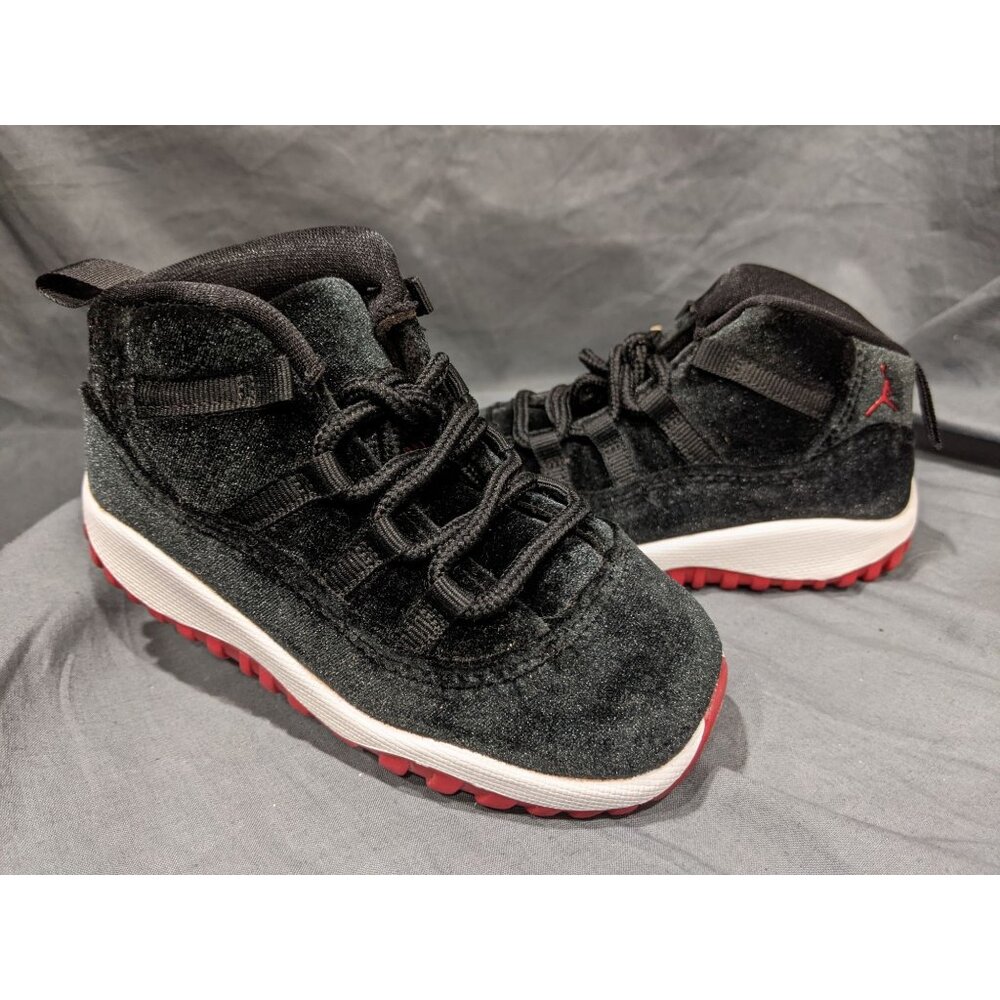 Air Jordan 11 Bred velvet Toddler Sneakers Black Size 8C Velvet NEW NO BOX!!